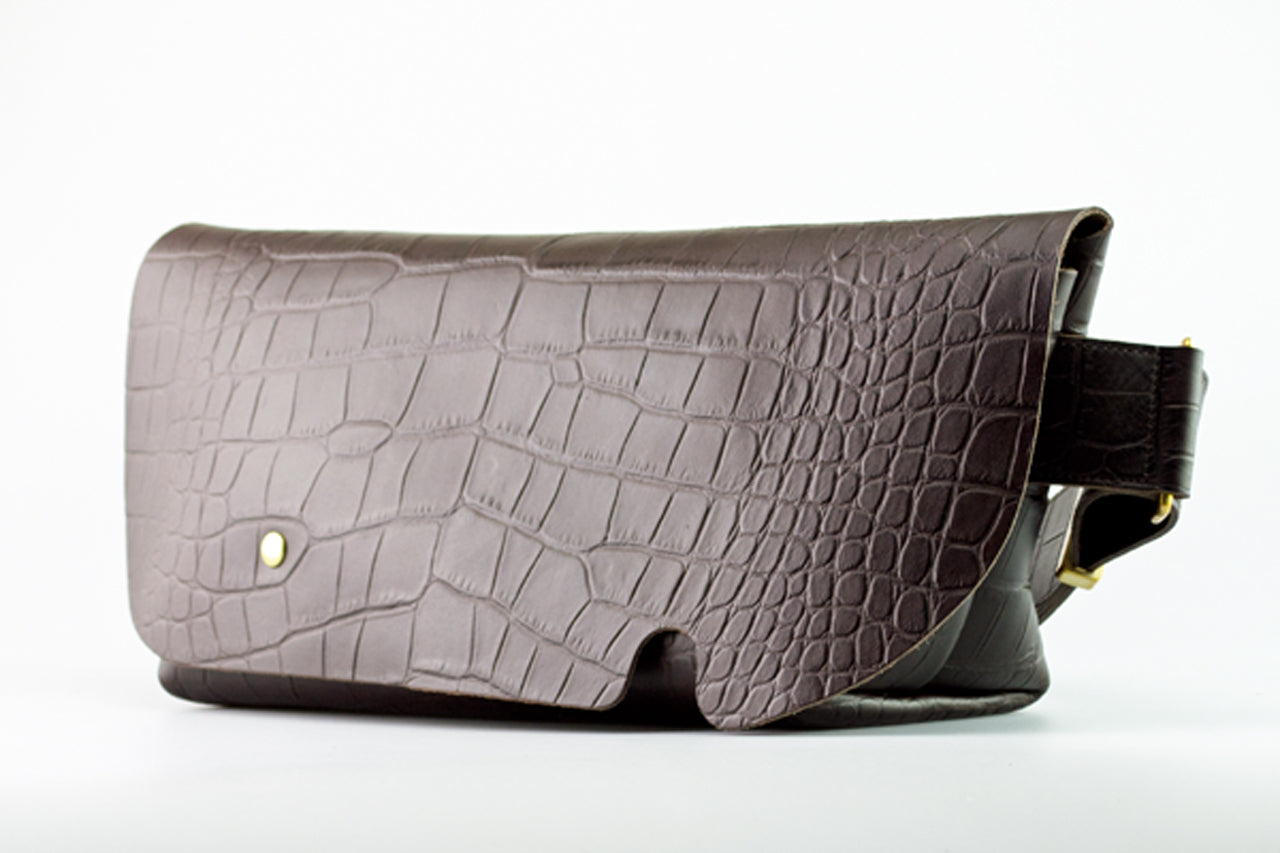 Uni&co. MESSENGER BAG (S)/CROCO PATTERN BROWN-FAS