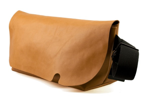 MESSENGER BAG (M)/LITE BROWN