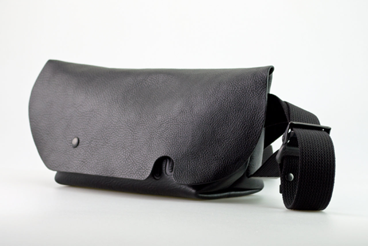 Uni&co. MESSENGER BAG (XS)/NERO-FAS