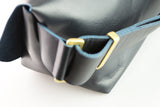 メッセンジャーバッグ (M)/レザーストラップ-DARK NAVY-FAS