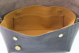 メッセンジャーバッグ (XS)/CROCO PATTERN BROWN