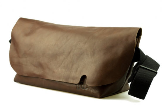 Uni&co. MESSENGER BAG (M)/BROWN