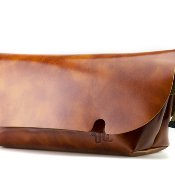 受け渡し決定Uniのメッセンジャーバッグ