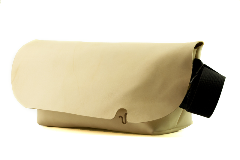 Uni & co メッセンジャーバッグ Uni&co. MESSENGER BAG (M)/NATURAL