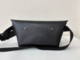 AKAUSHI LEATHER メッセンジャーバッグ (XS)/BLACK-FAS (2026)