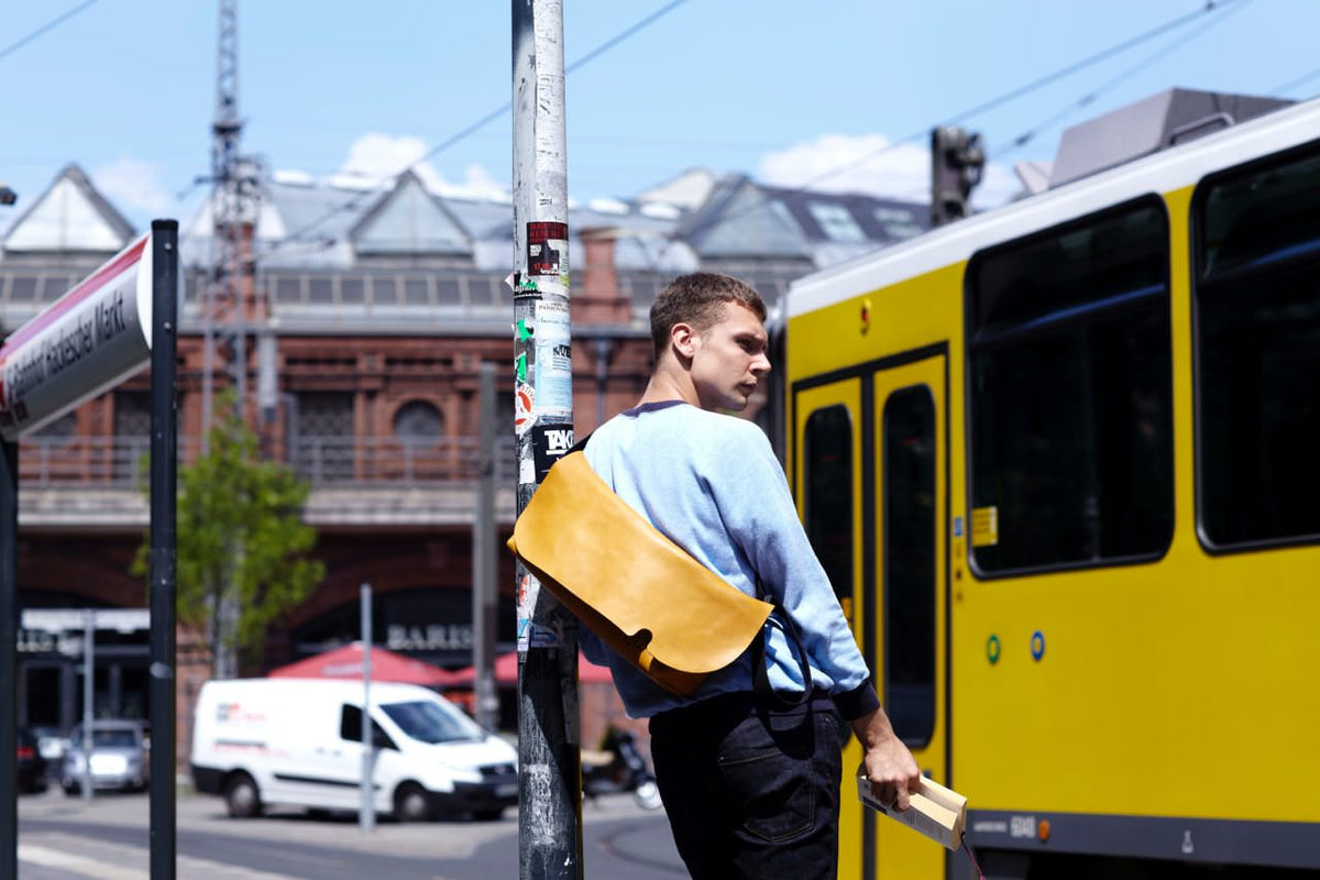 Uni&co. ALL HAND MADE IN TOKYO MESSENGER BAG