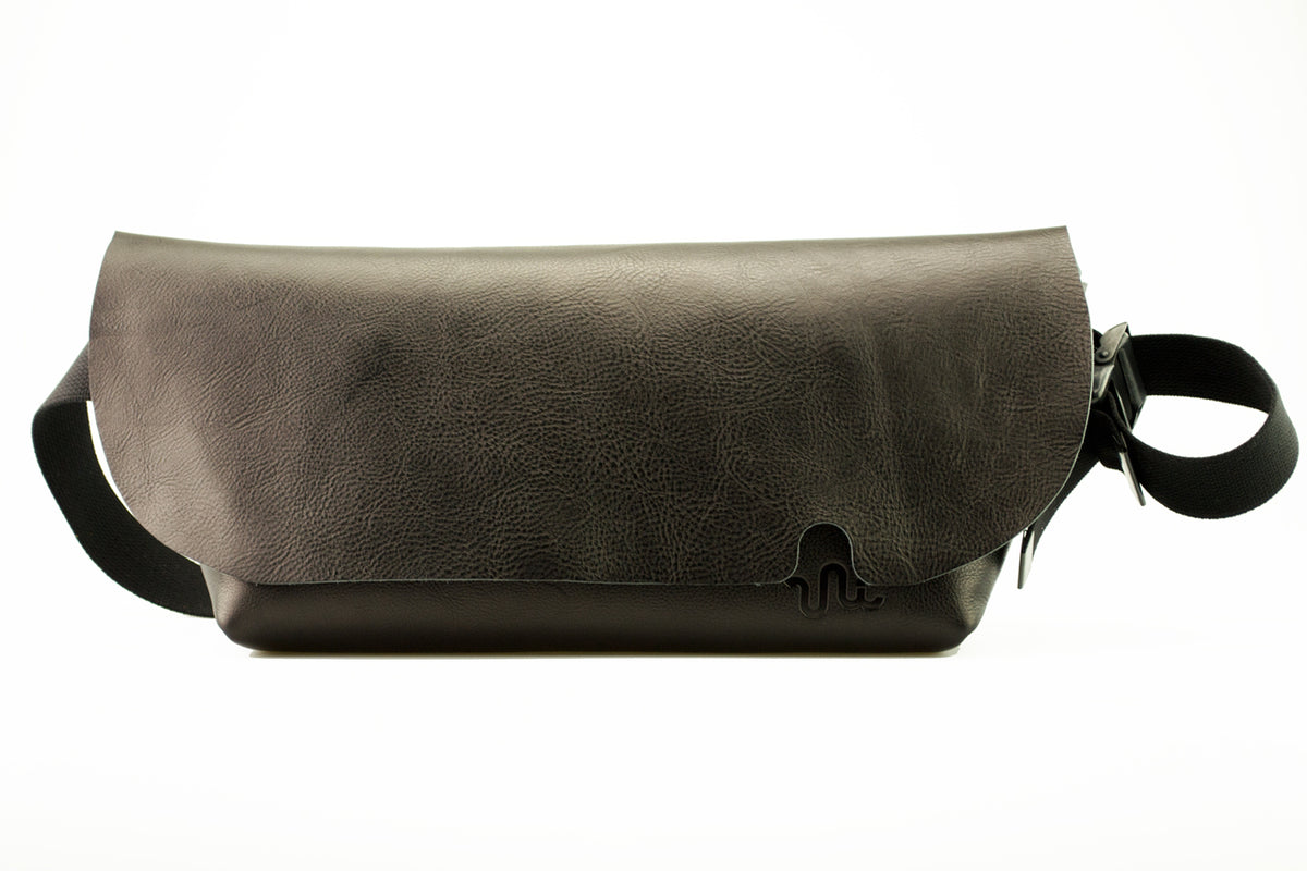 Uni&co. MESSENGER BAG (M)/NERO