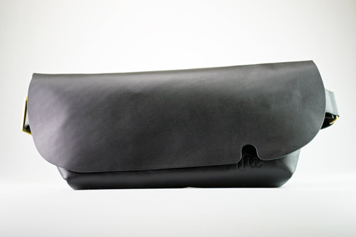 Uni&co. MESSENGER BAG (M)/LS-BLACK