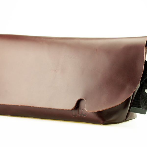 Uni&co. MESSENGER BAG (M)/OILED BURGUNDY-FAS