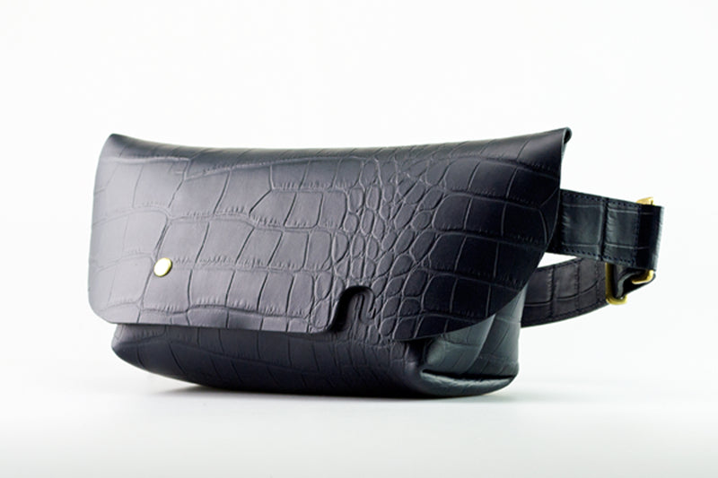 MESSENGER BAG (XS)/CROCO PATTERN NAVY