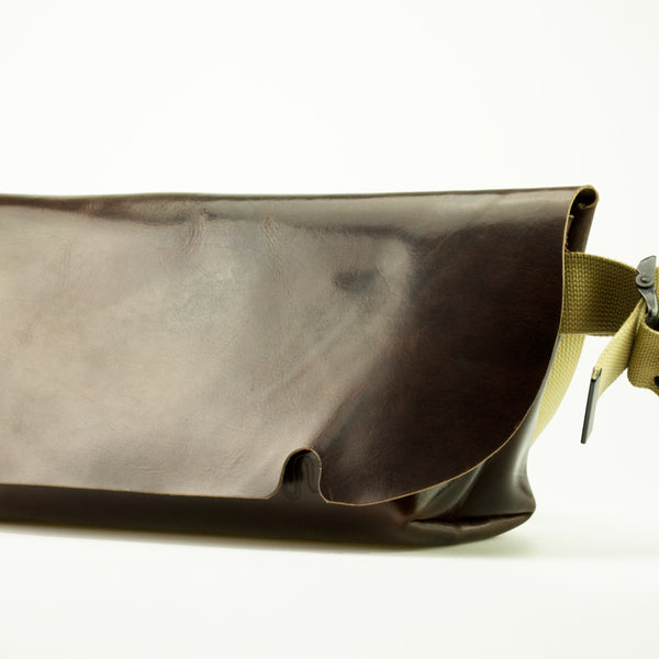 Uni&co. MESSENGER BAG (M)/CHOCO-FAS