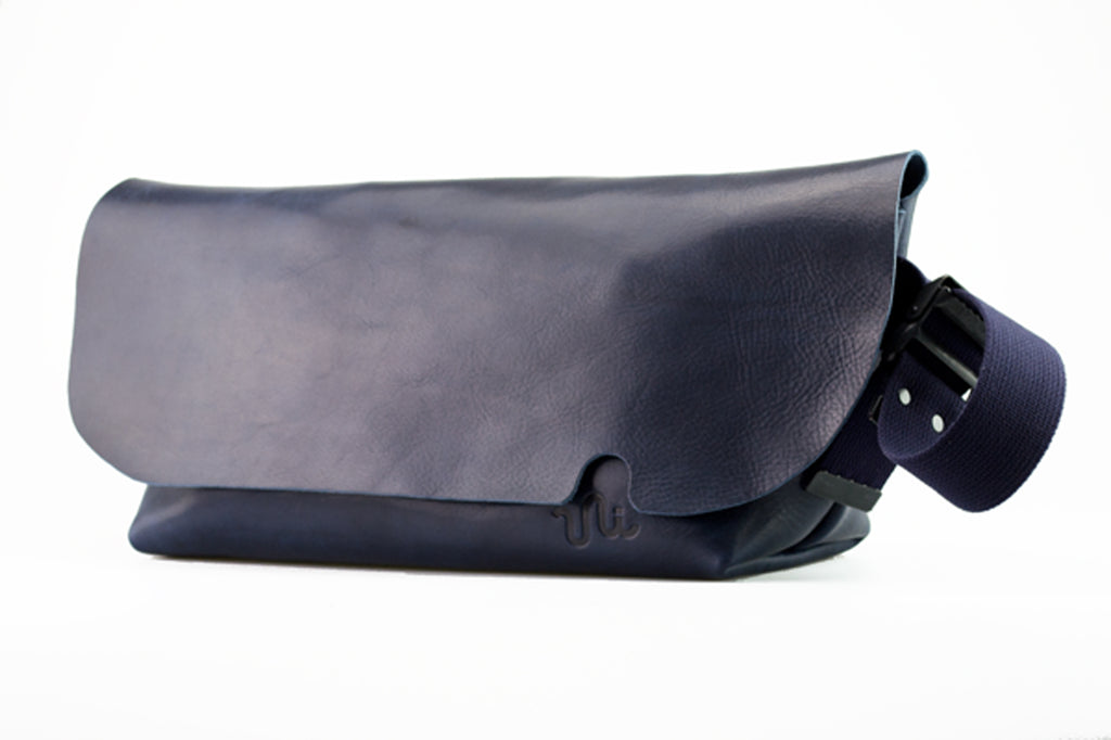 Uni&co. MESSENGER BAG (M)/ROYAL NAVY-FAS