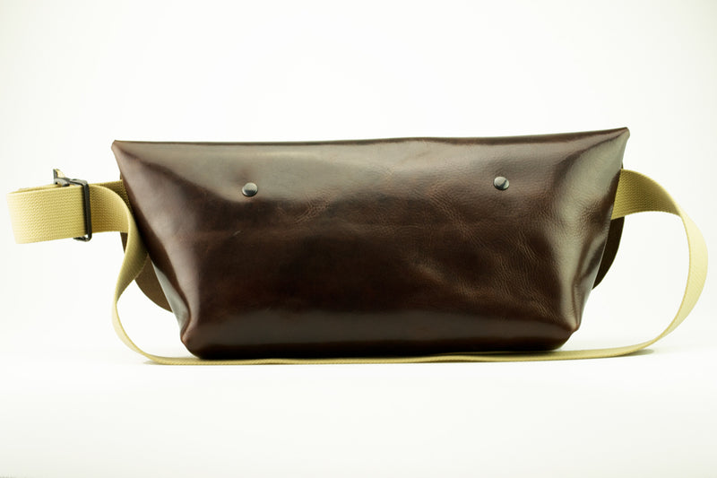 Uni&co. MESSENGER BAG (M)/CHOCO