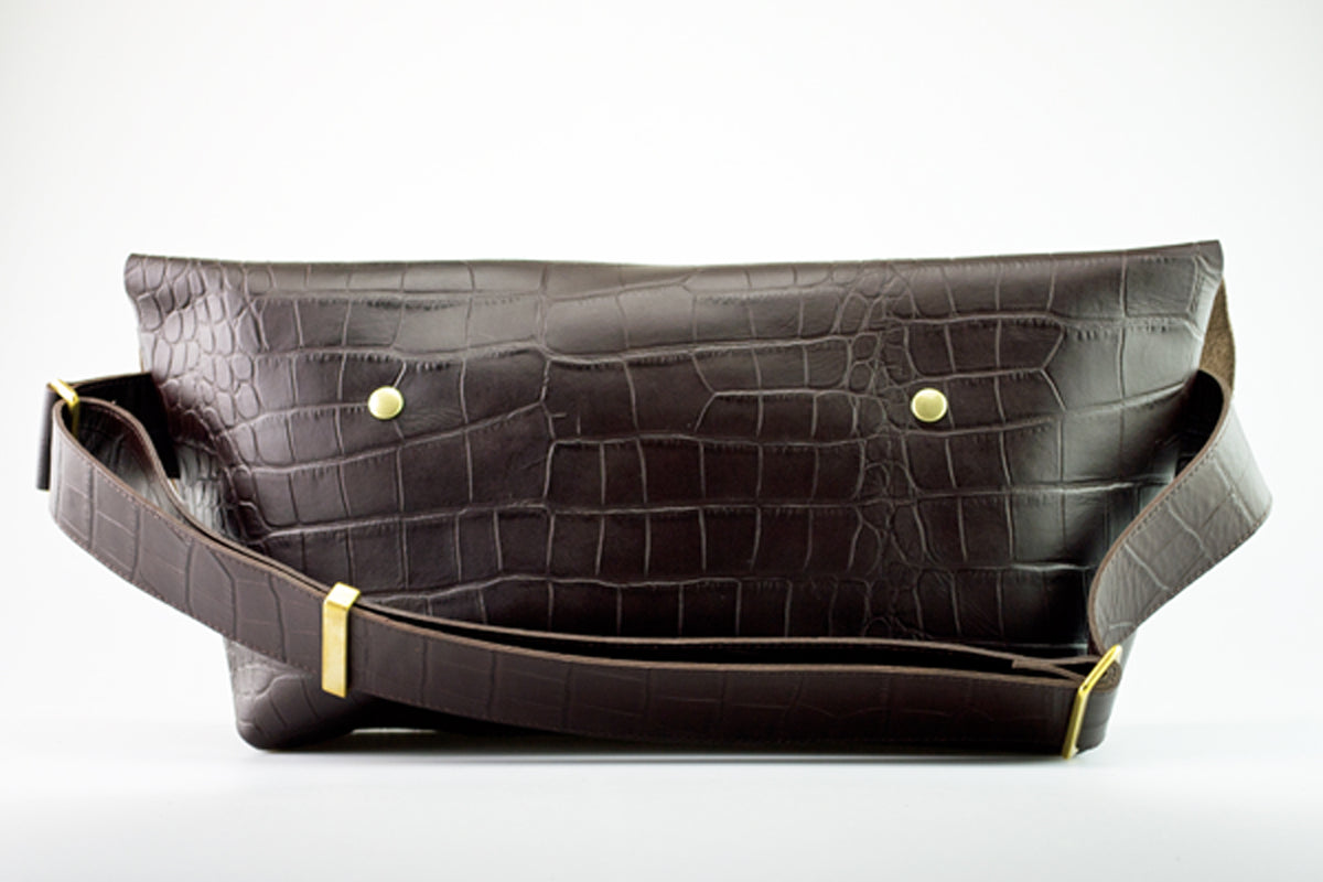 Uni&co. MESSENGER BAG (M)/CROCO PATTERN BROWN-FAS
