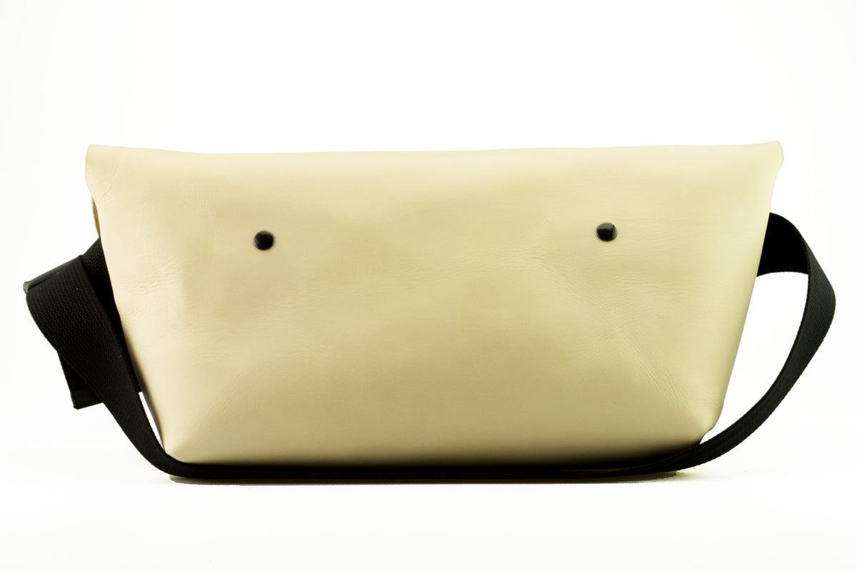 Uni&co. MESSENGER BAG (M)/NATURAL