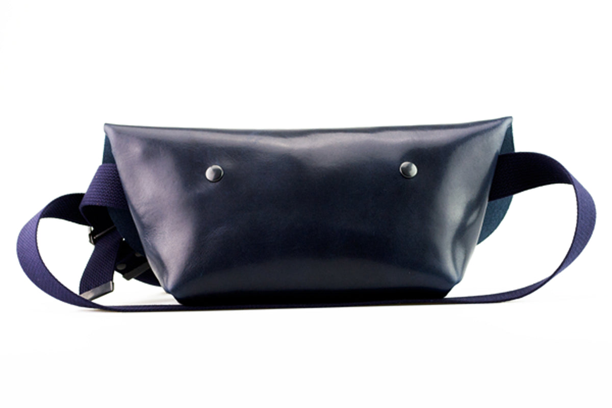 Uni&co メッセンジャーバッグ　XS Uni&co. MESSENGER BAG (XS)/ROYAL NAVY