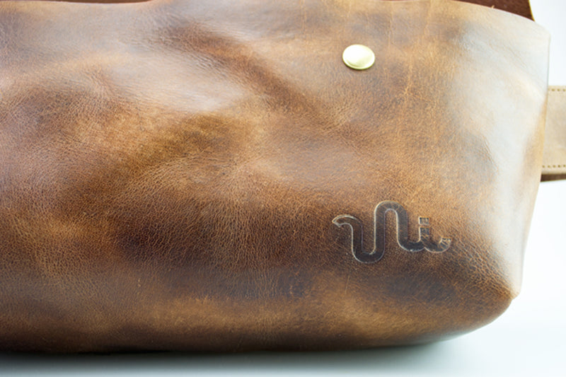 MESSENGER BAG (S)/AGED BROWN-FAS