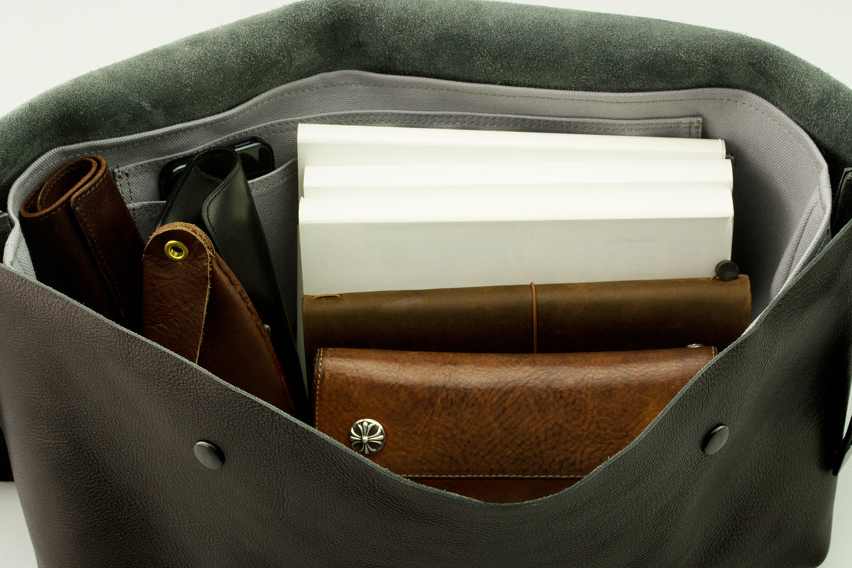 Uni&co. MESSENGER BAG (M)/NERO