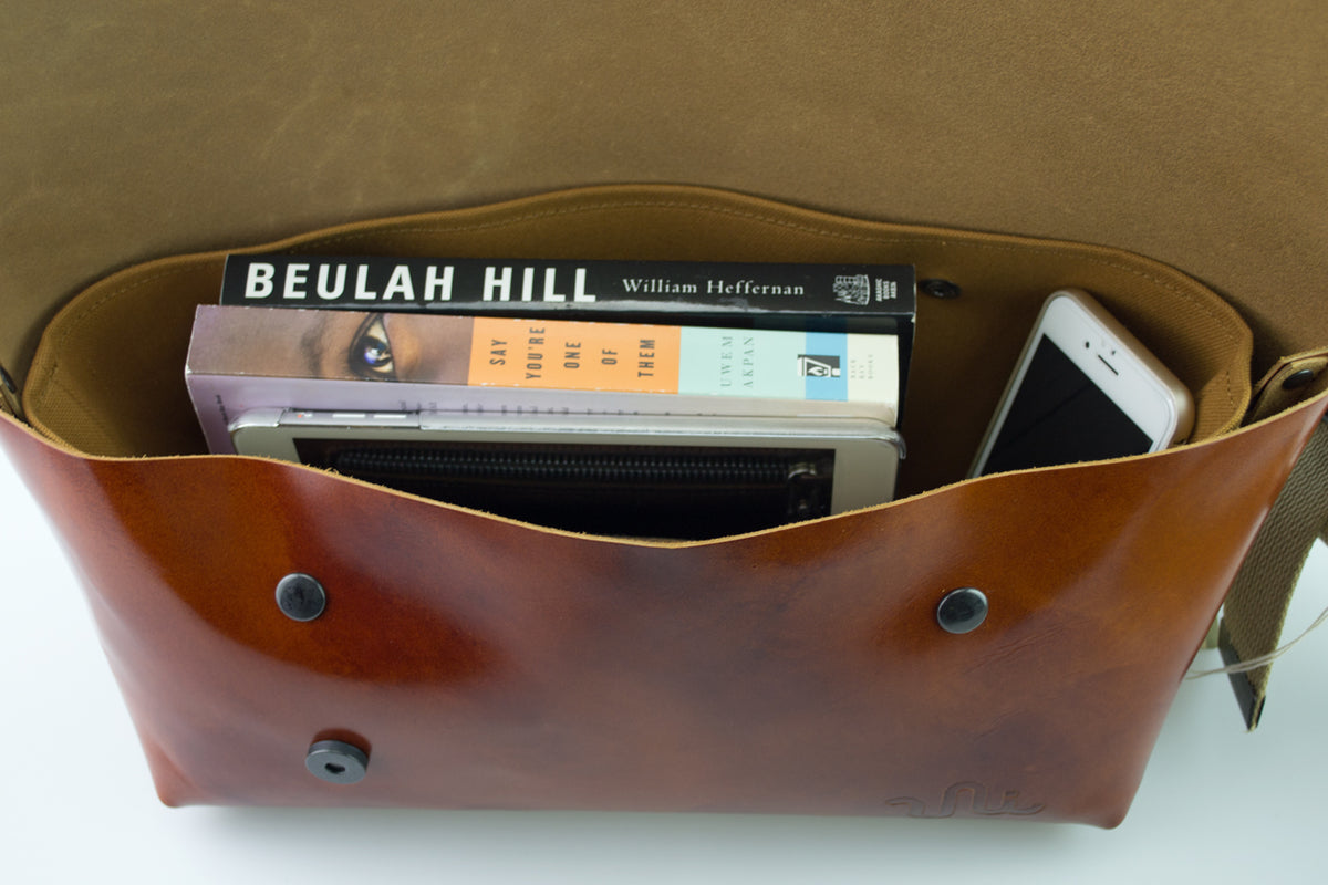 Uni&co. MESSENGER BAG (S)/DARK GREEN