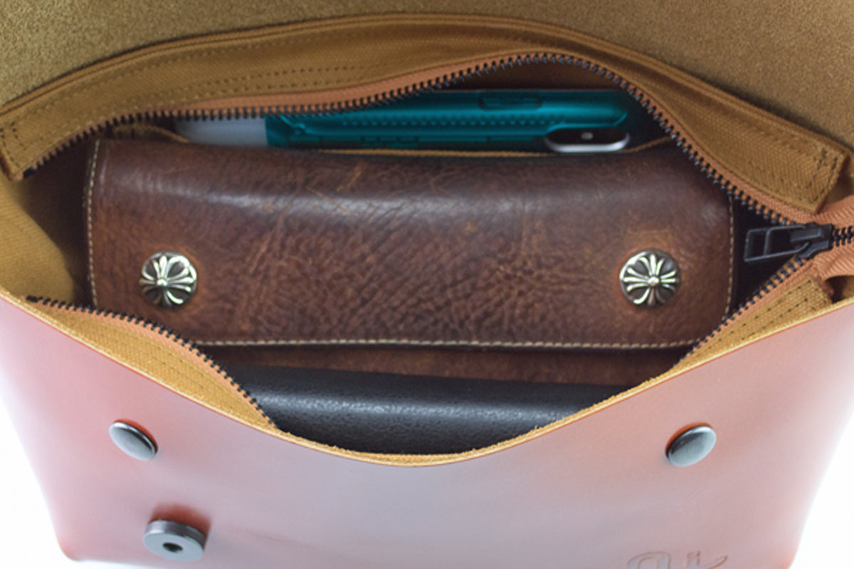 Uni&co. MESSENGER BAG (XS)/CAMEL